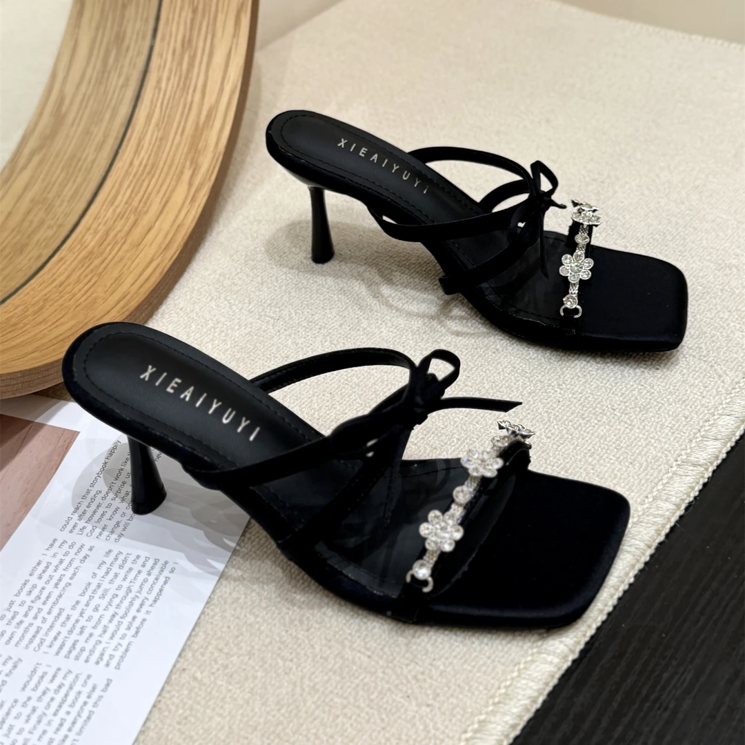 法式仙女蝴蝶结高跟洋气凉拖鞋女2025新款夏季花朵水钻细跟一字拖