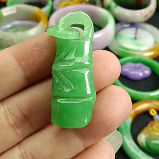 翡翠未镶嵌挂件翡翠