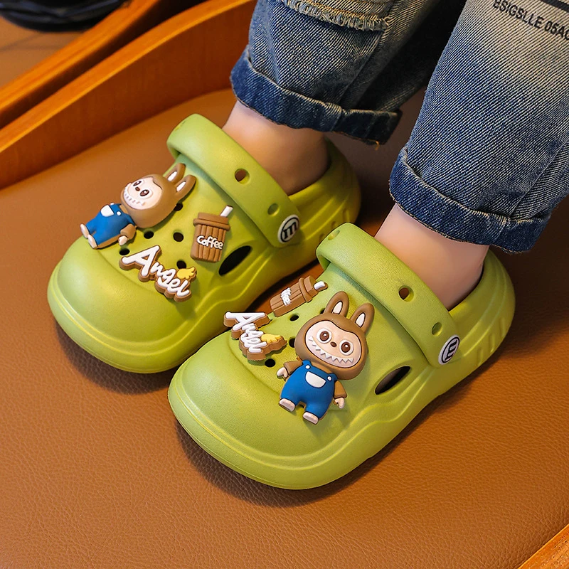 儿童凉拖鞋春夏卡通软底凉鞋新款包头中大童男女宝宝拉布布洞洞鞋