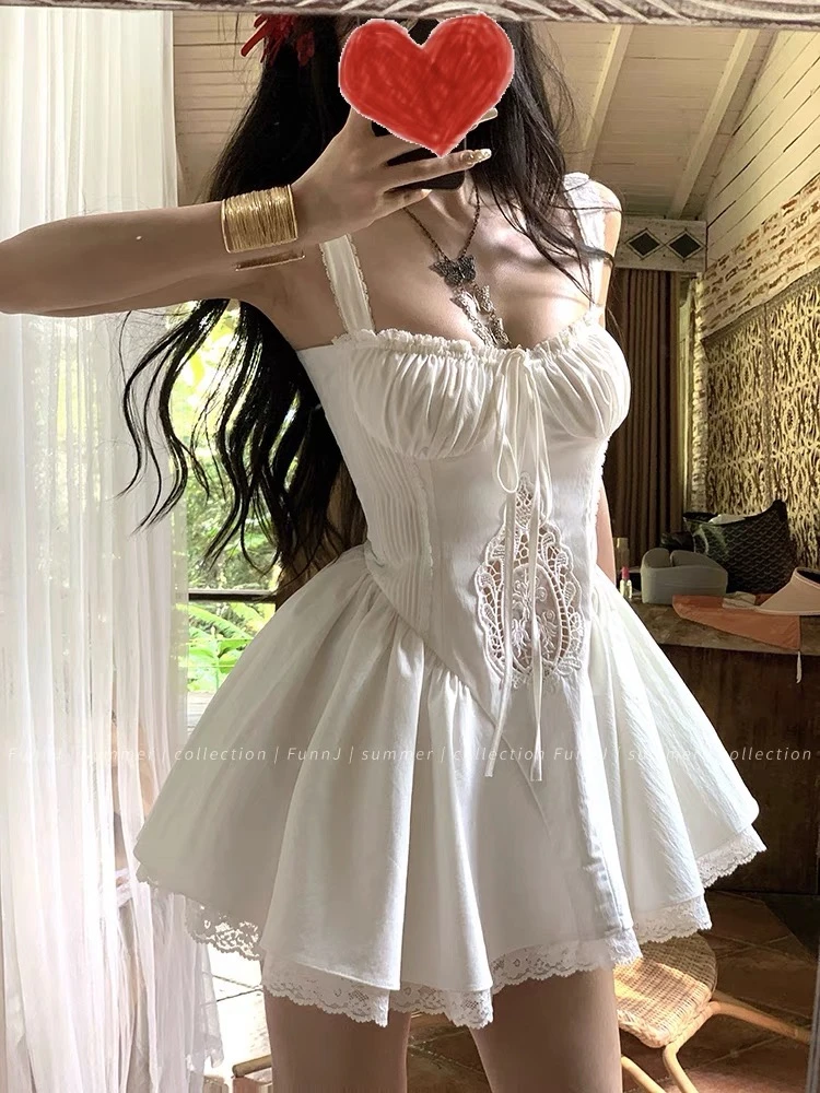 白色重工蕾丝收腰连衣裙修身吊带短裙