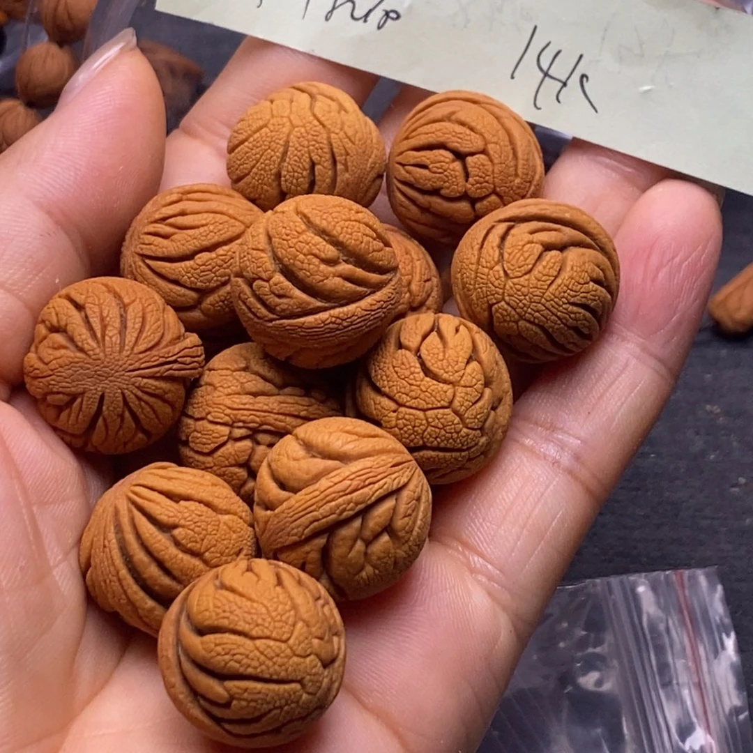 秦岭龙纹桃核手串