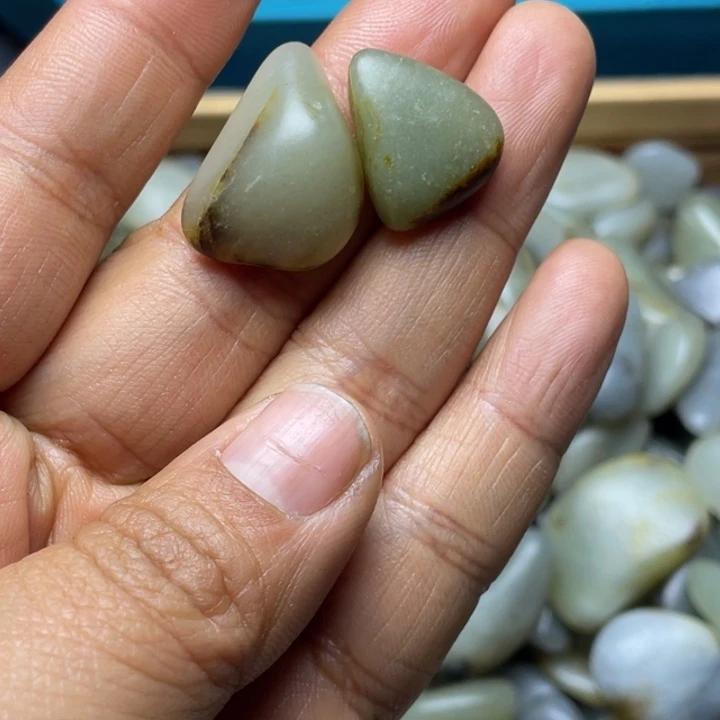 和田玉未镶嵌珠宝半成品