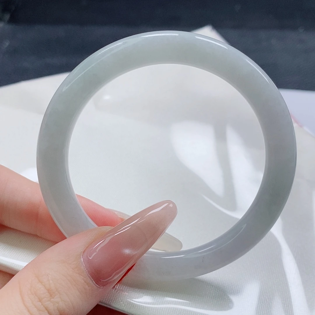 【闪购商品】未镶嵌手镯（圆镯）翡翠528号