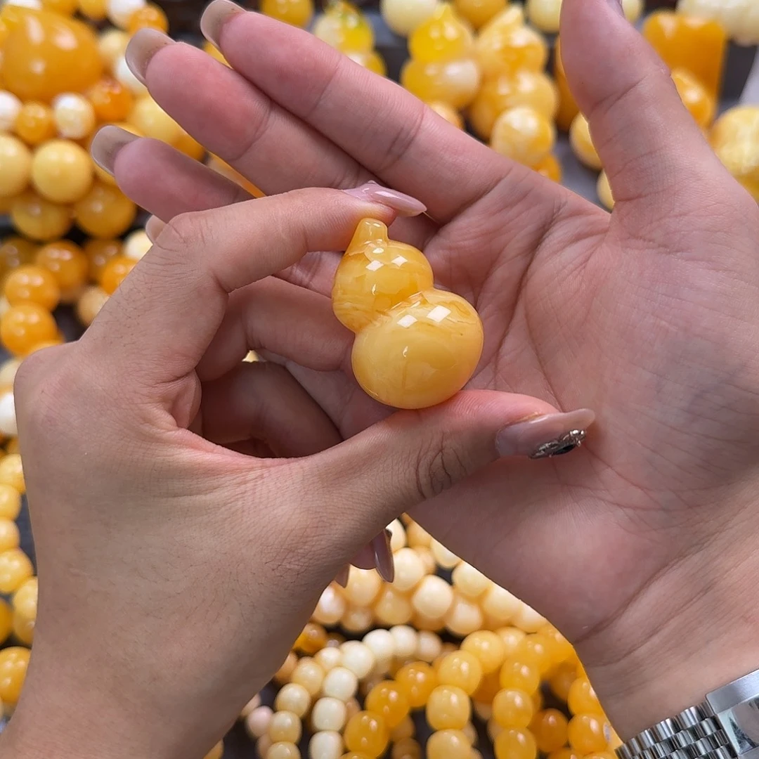 蜜蜡未镶嵌珠宝奇石