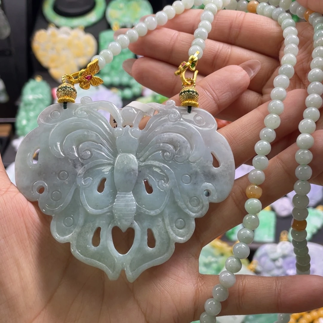 翡翠未镶嵌颈饰待编织