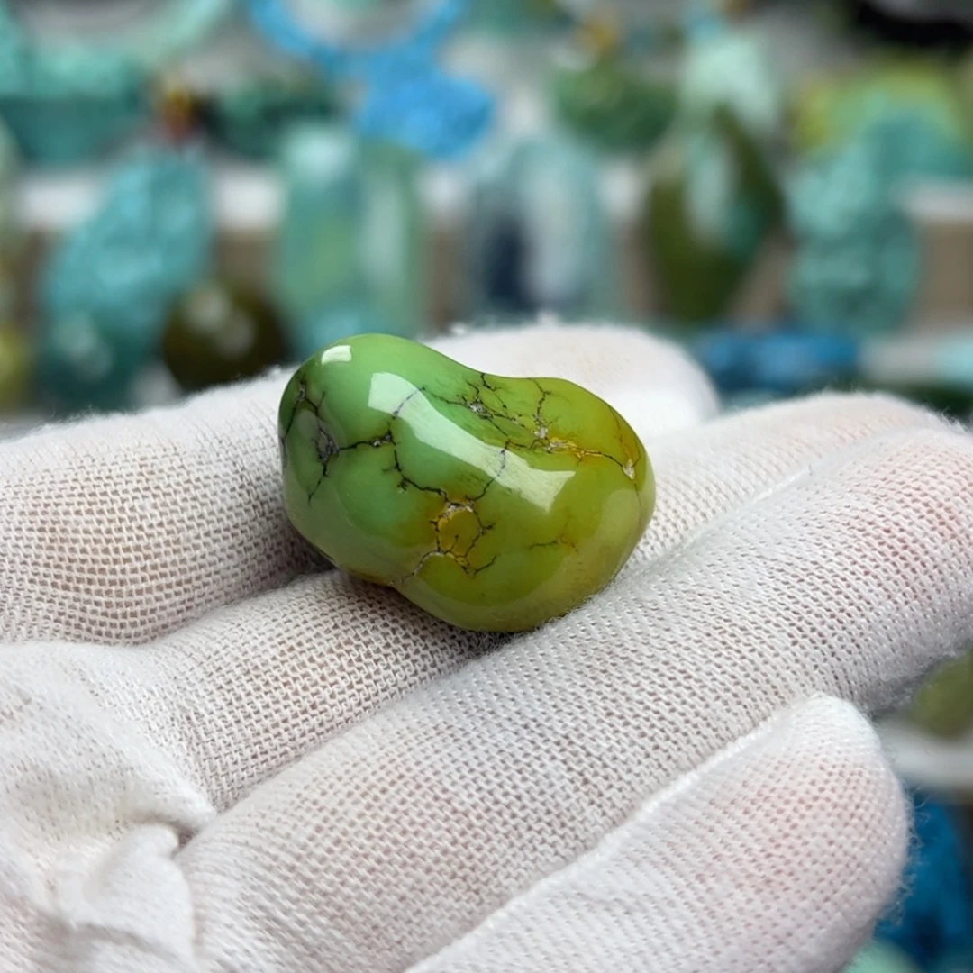 绿松石未镶嵌珠宝奇石