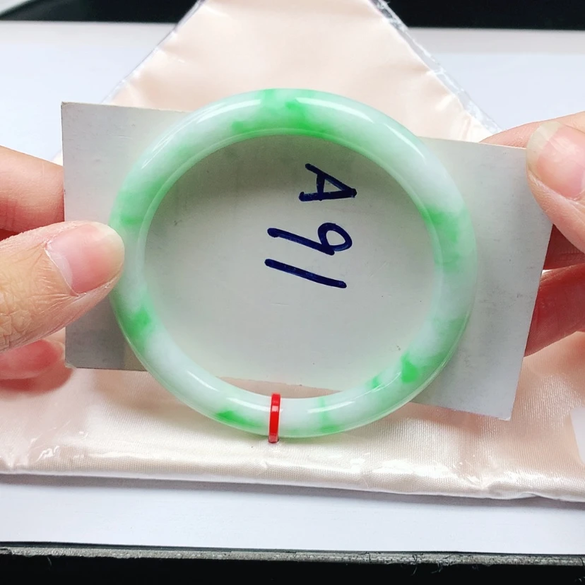 【闪购商品】翡翠手镯未镶嵌54.2圈