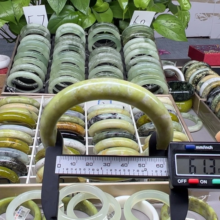 蛇纹石玉未镶嵌手镯30