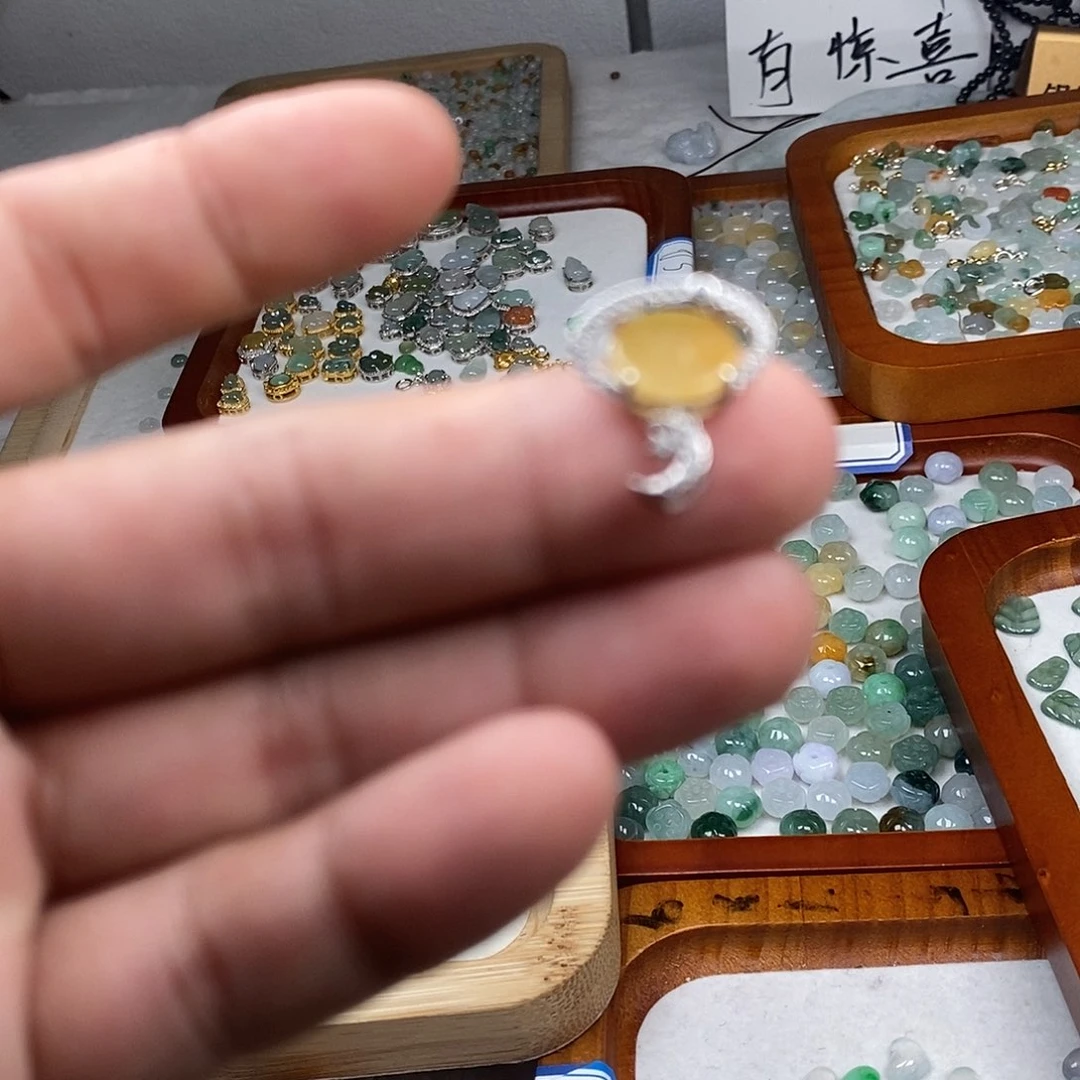 翡翠颈饰未镶嵌日月星球款