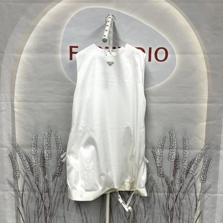 【8折】普拉达/连衣裙/95新/尼龙/[251129ZC0001]