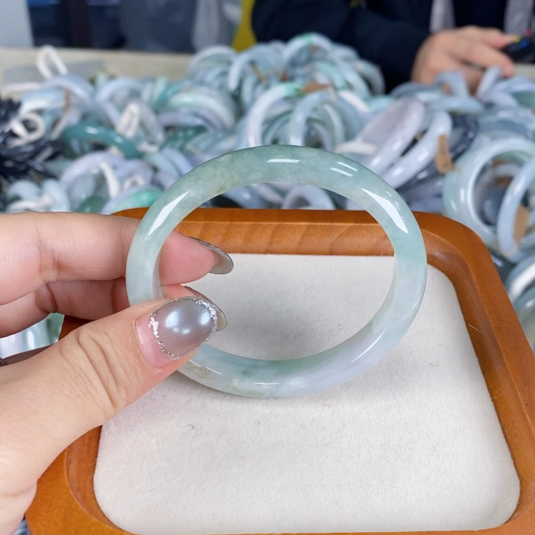 未镶嵌手镯翡翠翡翠手镯