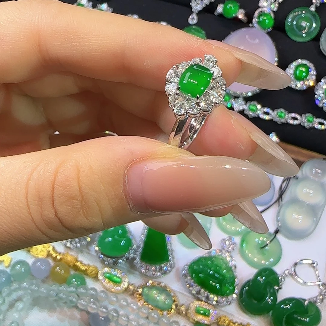 翡翠18K金镶嵌戒指