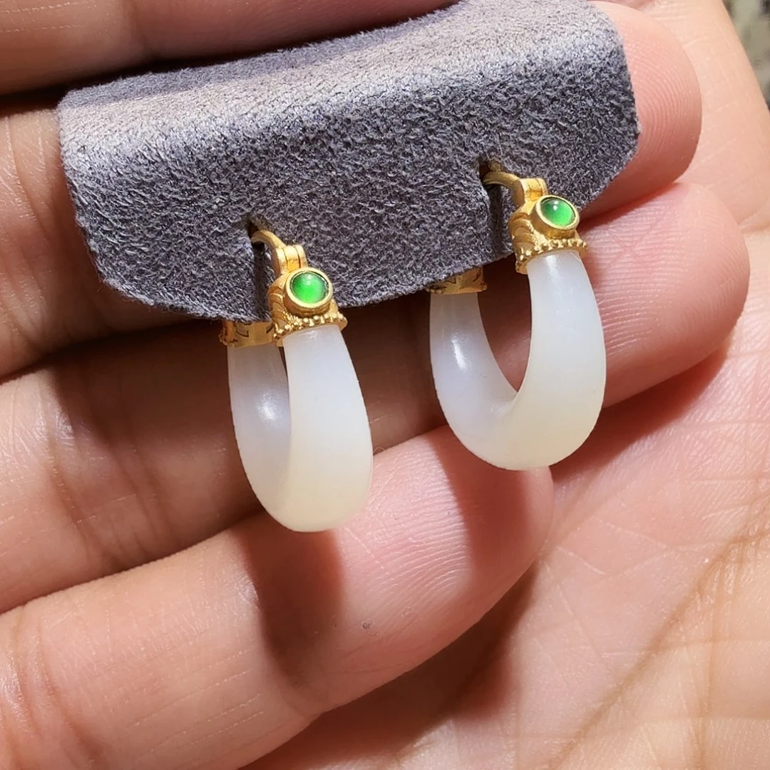 和田玉耳坠18K金镶嵌月牙耳坠