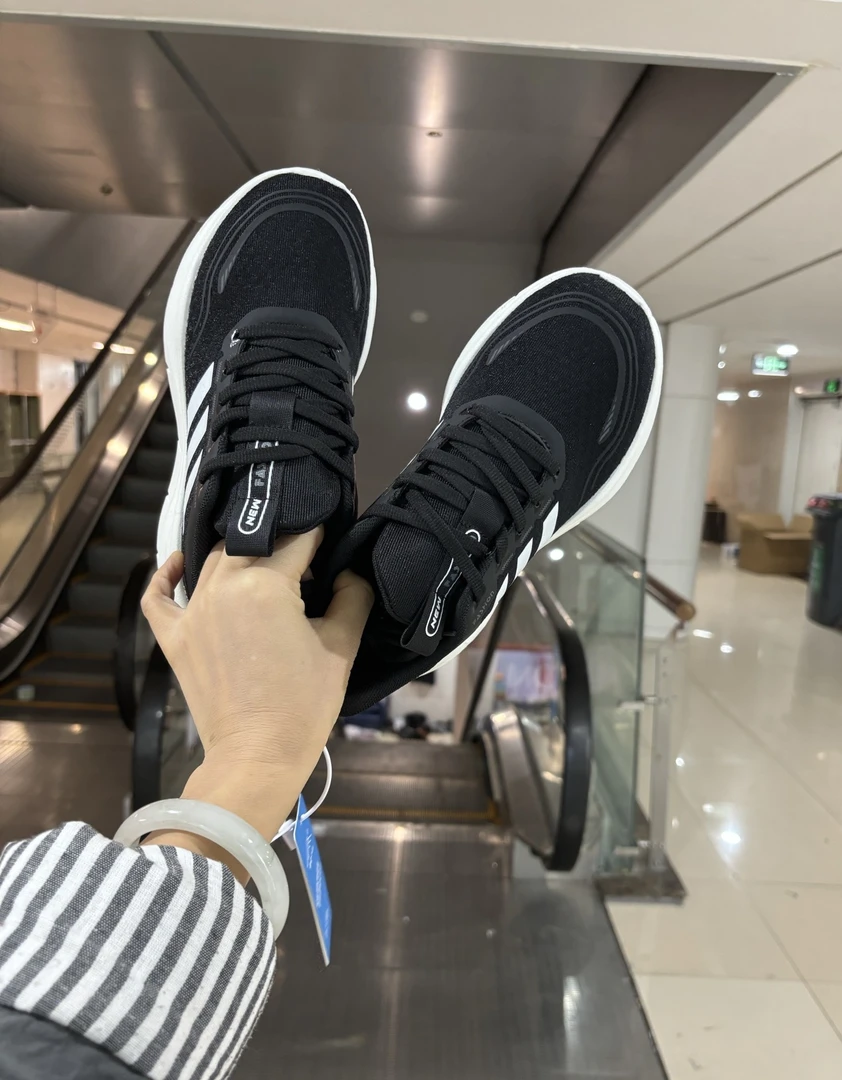 男女情侣款轻跑运动休闲鞋（四季款）
