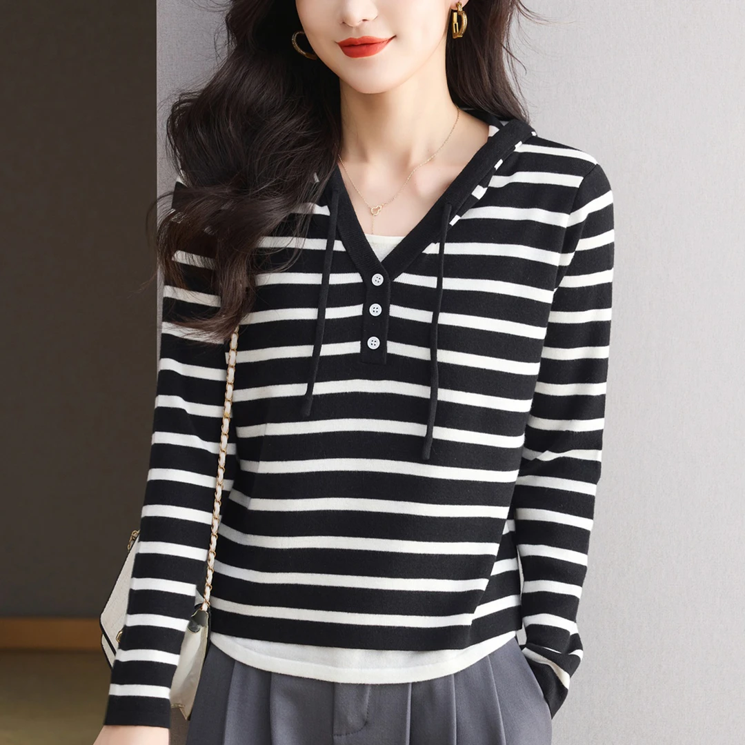 黑白条纹毛衣女秋冬内搭可外穿打底帽衫漂亮洋气减龄连帽针织卫衣