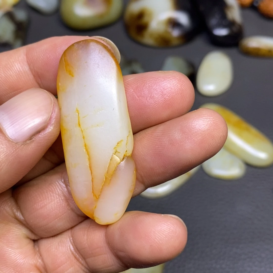 和田玉（糖玉）未镶嵌挂件