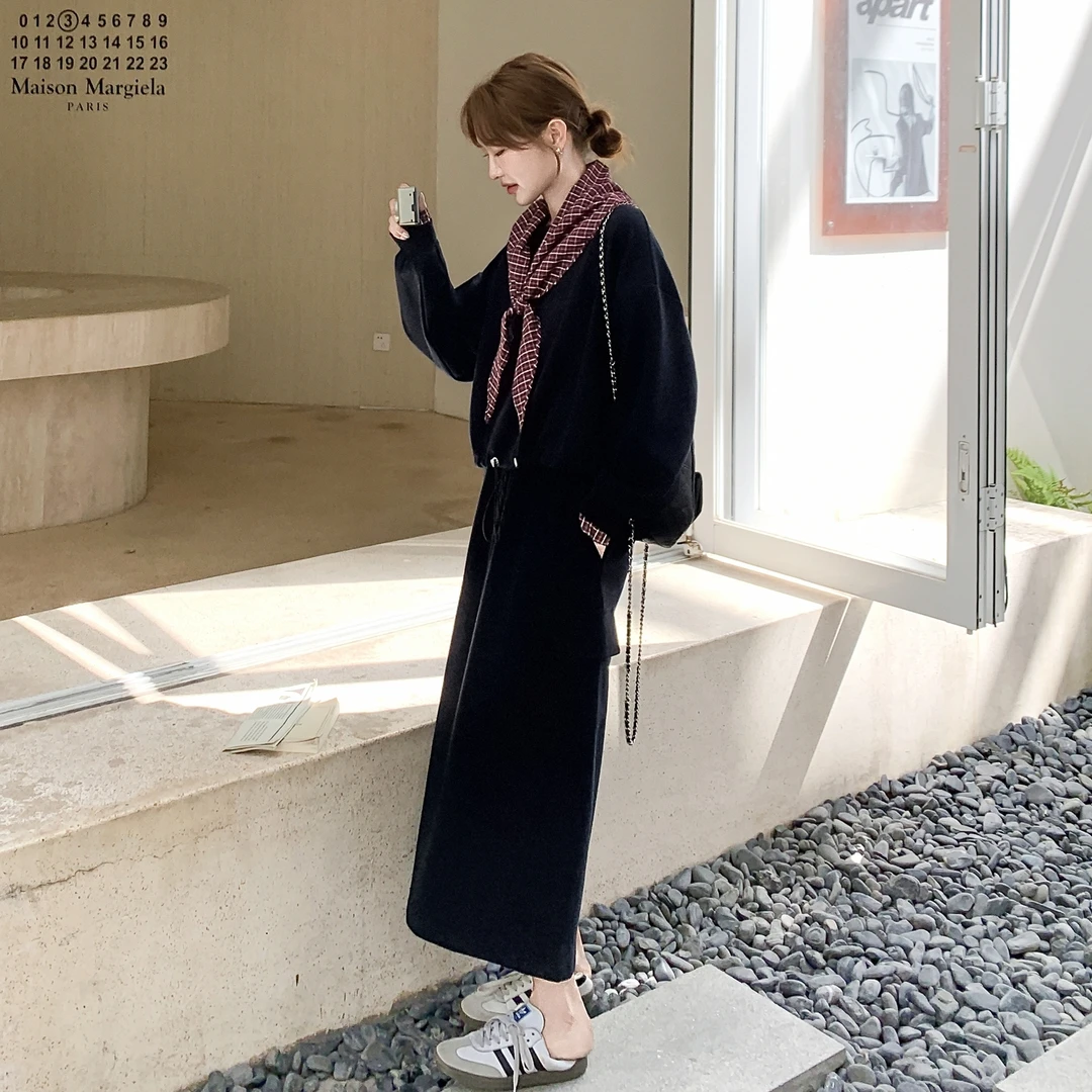 洋气休闲风百搭减龄套装裙女秋季高级感显瘦拼接卫衣半身裙两件套