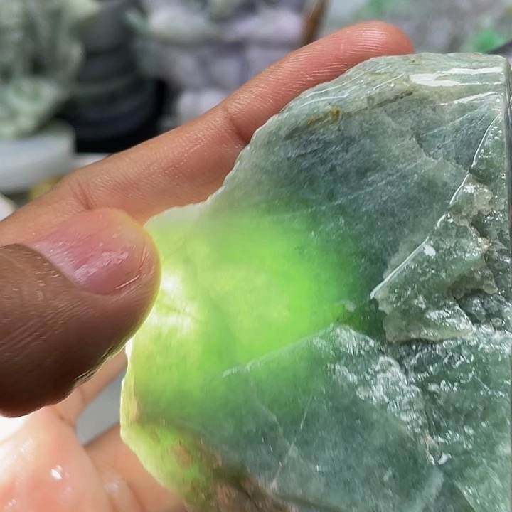 翡翠未镶嵌颈饰天然翡翠边角