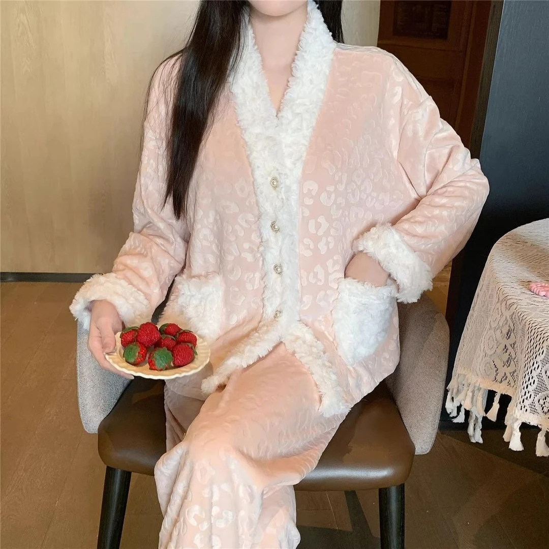 睡衣女甜美少女风海岛绒秋冬季高级感保暖家居服减龄时尚套装