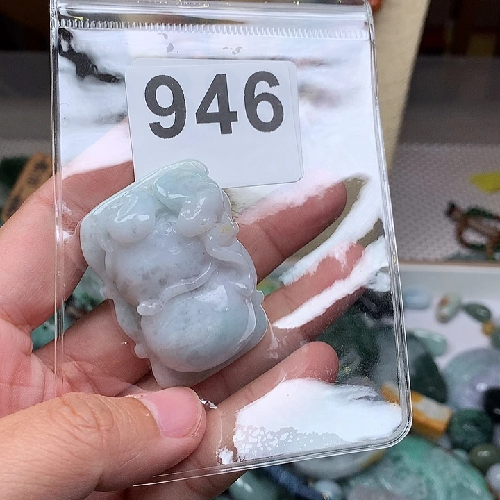 翡翠未镶嵌颈饰齐**圣翡翠
