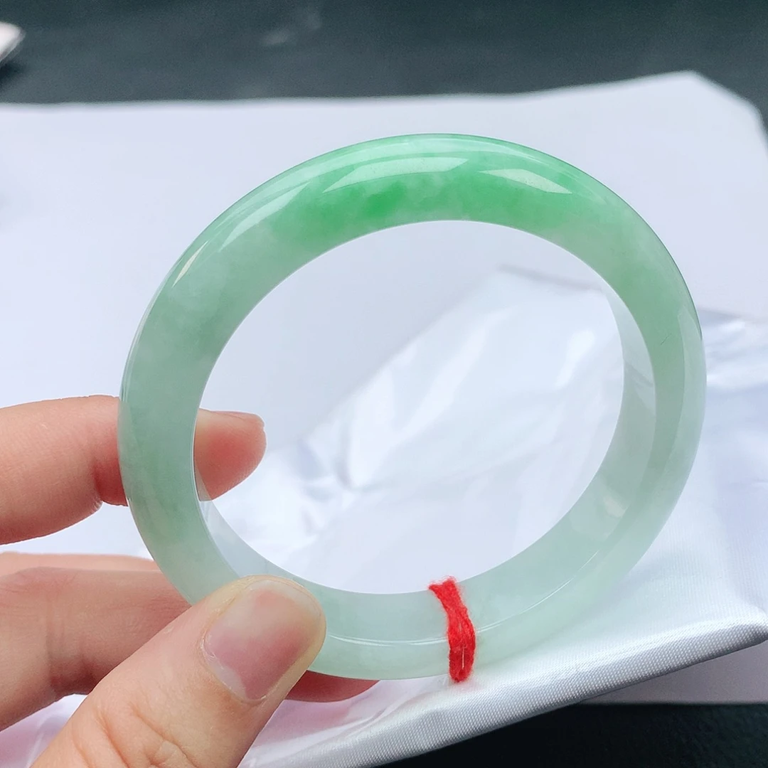 翡翠手镯未镶嵌57圈2526