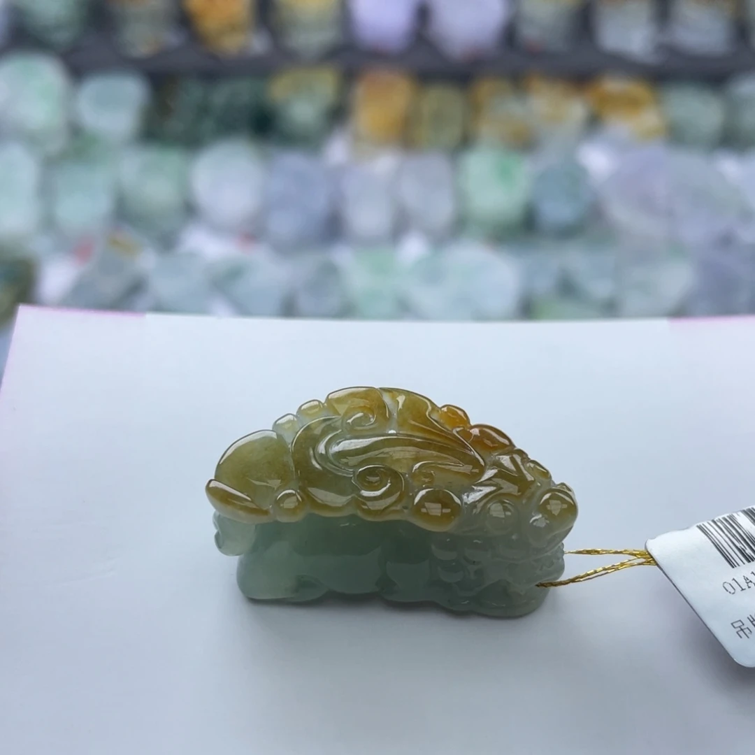 翡翠颈饰未镶嵌貔貅