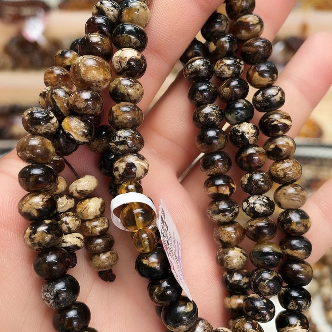 未镶嵌琥珀裸石八