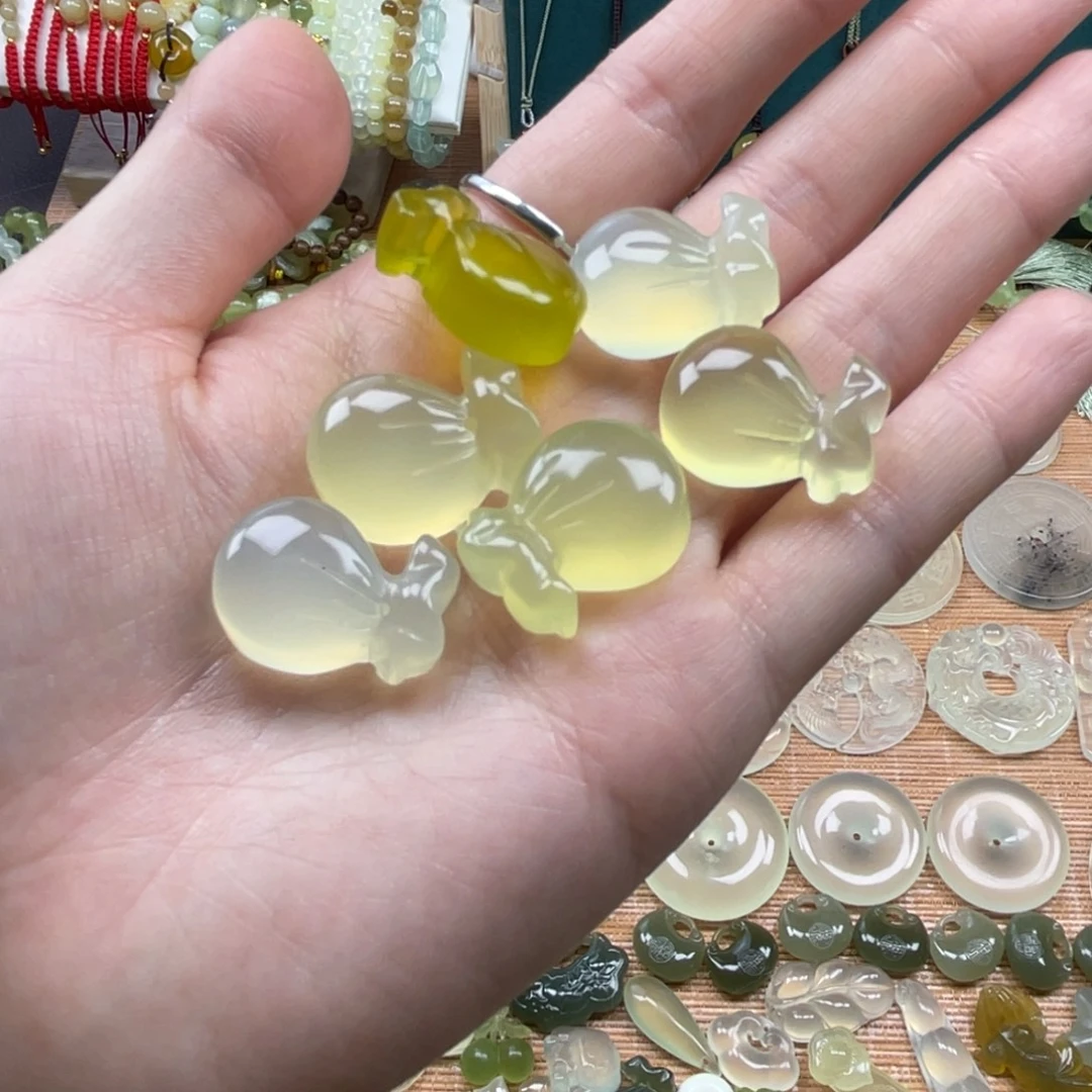 蛇纹石玉未镶嵌颈饰多样性随机发一