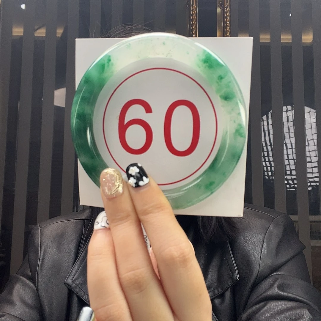 未镶嵌手镯石英质玉