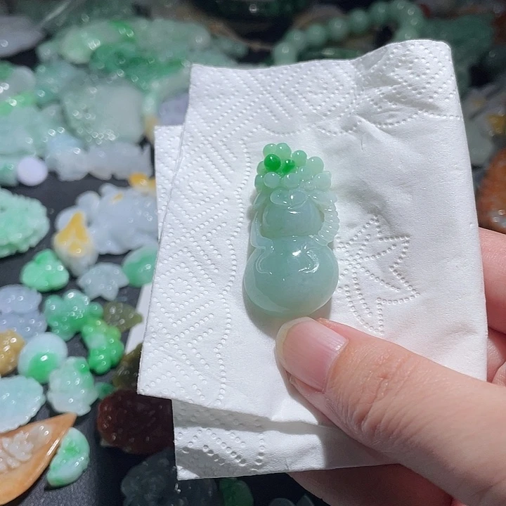 颈饰未镶嵌翡翠天