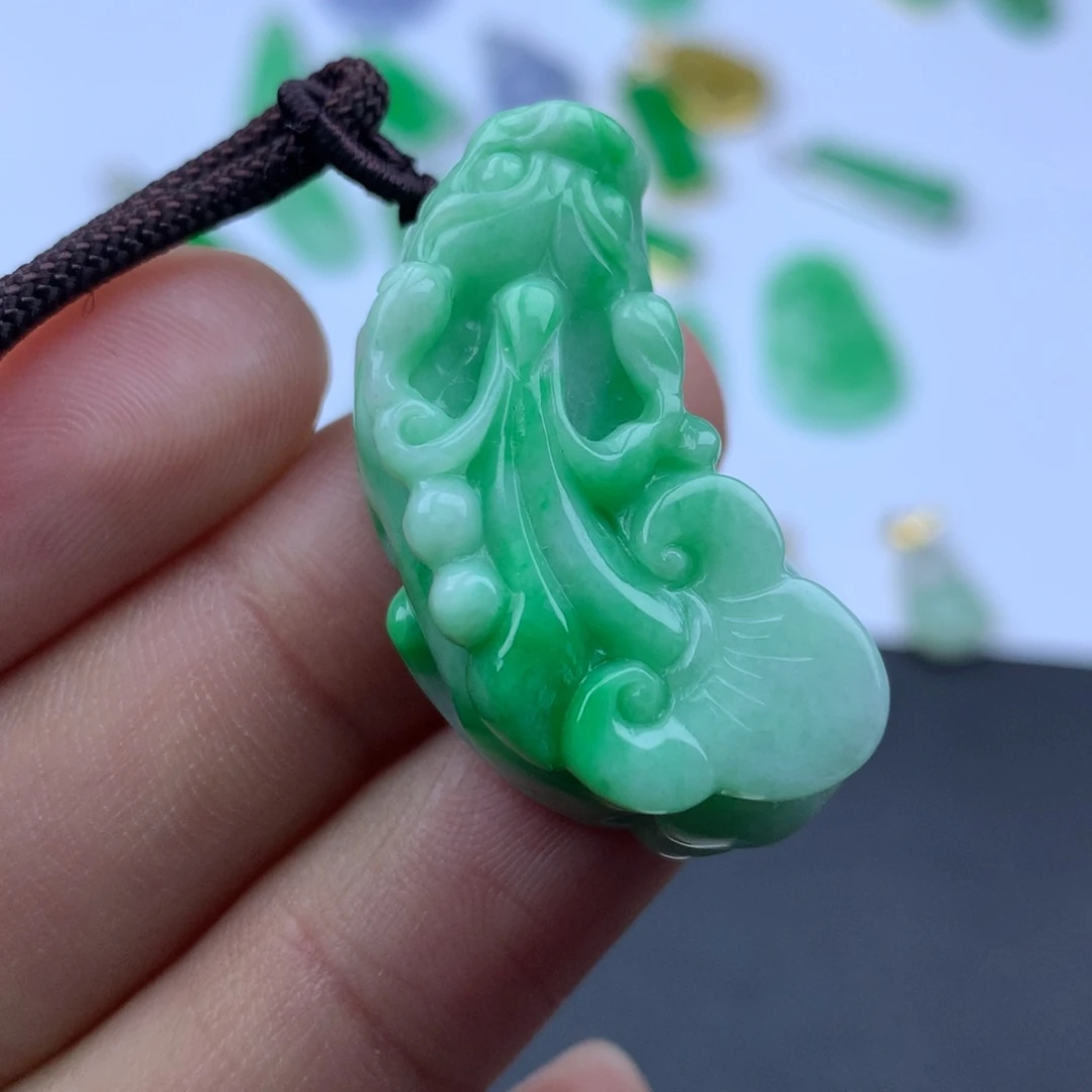 翡翠颈饰未镶嵌翡翠