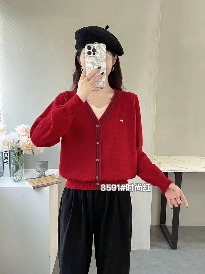 百花果2025春季新款加厚保暖女士宽松毛衣高弹力拼接设计遮肉显瘦