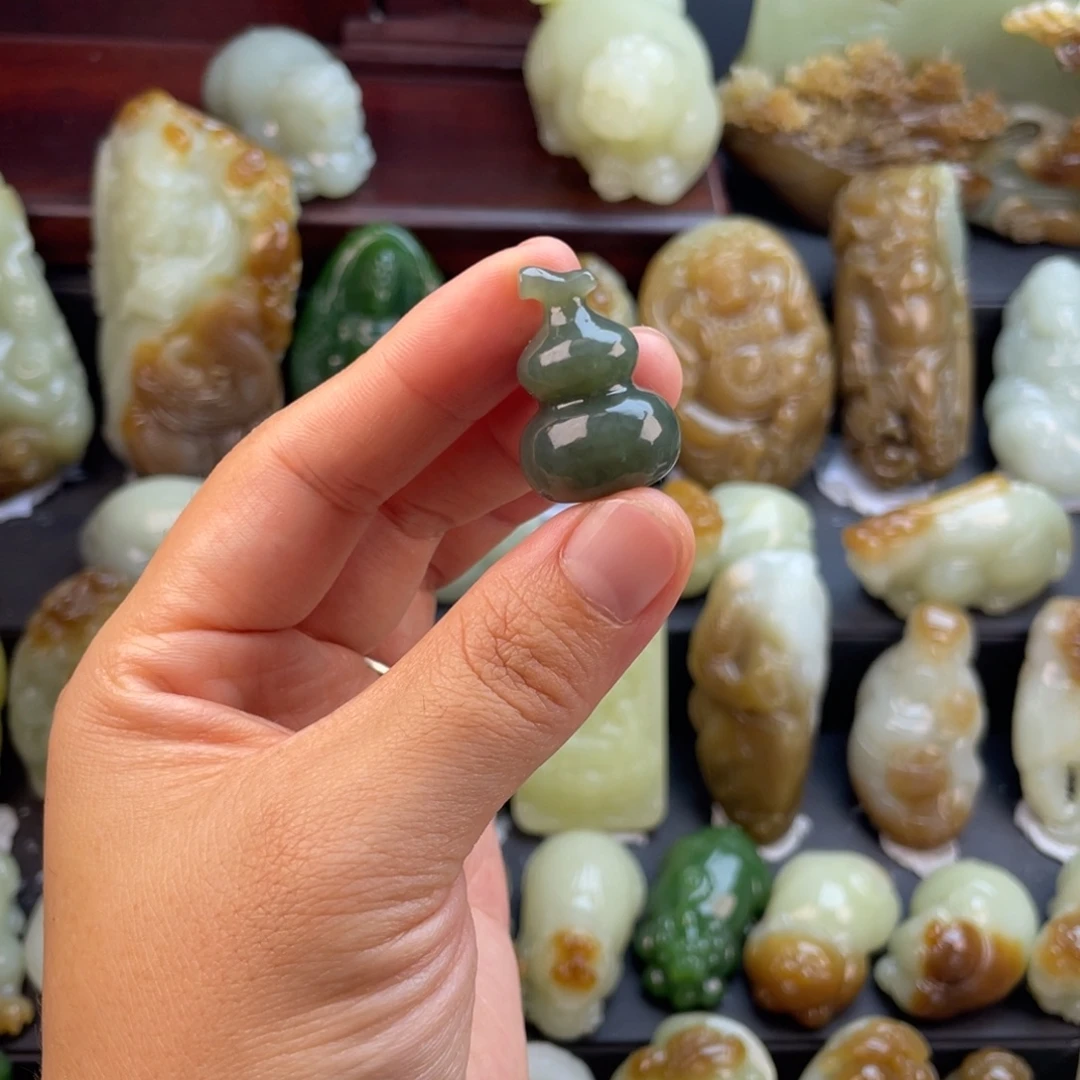 ****旭颈饰未镶嵌和田玉