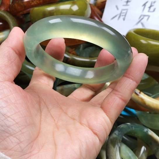 蛇纹石玉手镯未镶嵌月***,