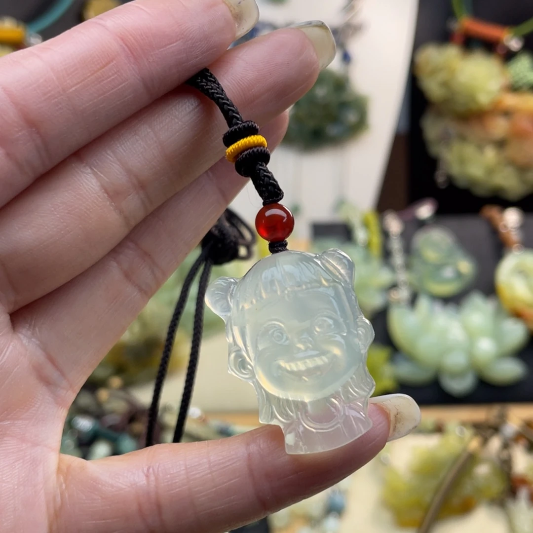 蛇纹石玉未镶嵌颈饰