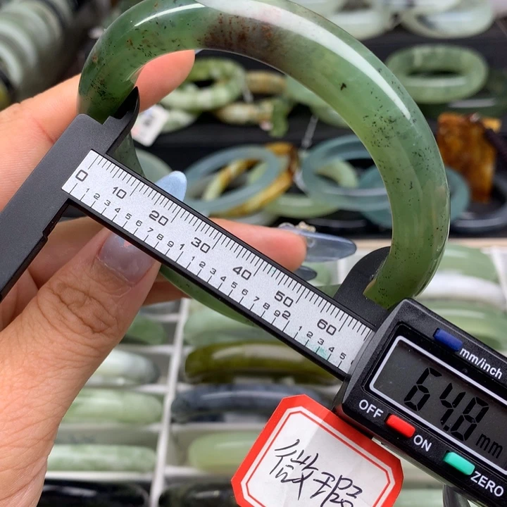 蛇纹石玉未镶嵌手镯596