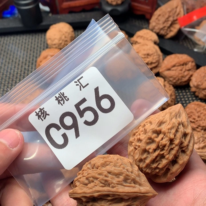 吊坠文玩核桃原树鸡心
