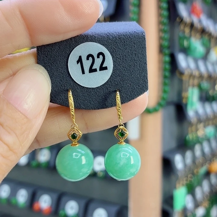 18K金镶嵌翡翠耳饰