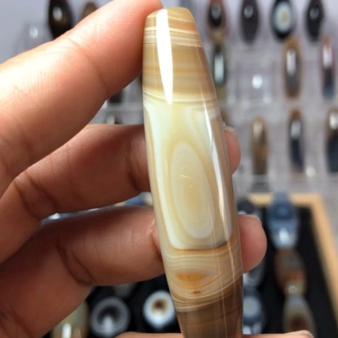 玛瑙/玉髓未镶嵌珠宝半成品逗**始