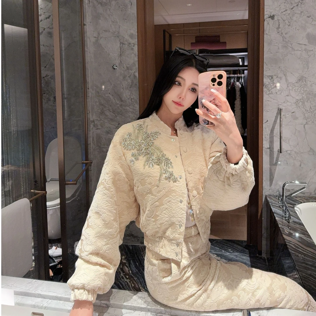 DOUWU【星空雨下】杏色肩钻花小高领外套半裙加棉套装TZ13190