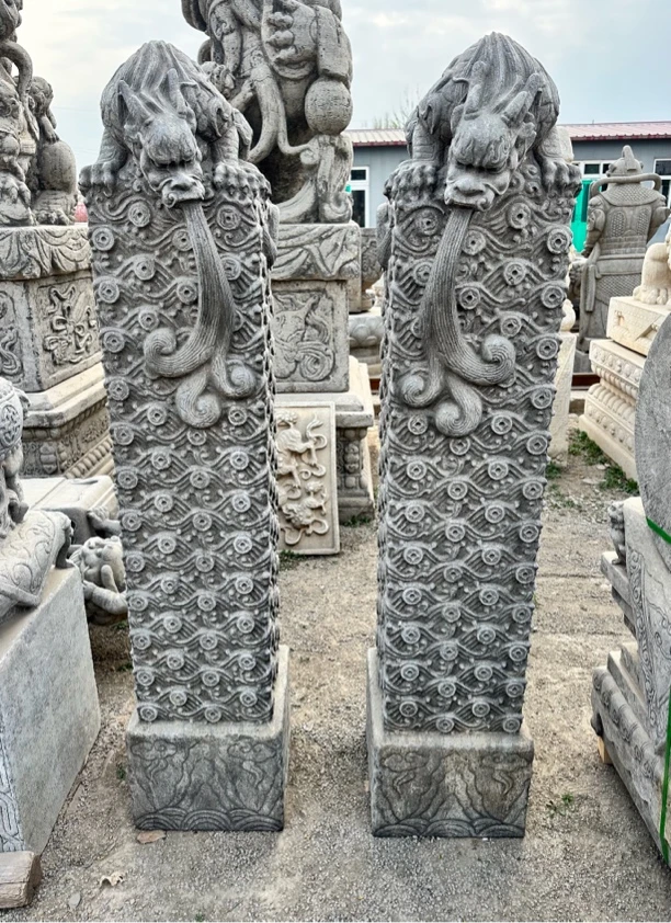 吸水兽祥云柱，青石，高1.6米方正35厘米