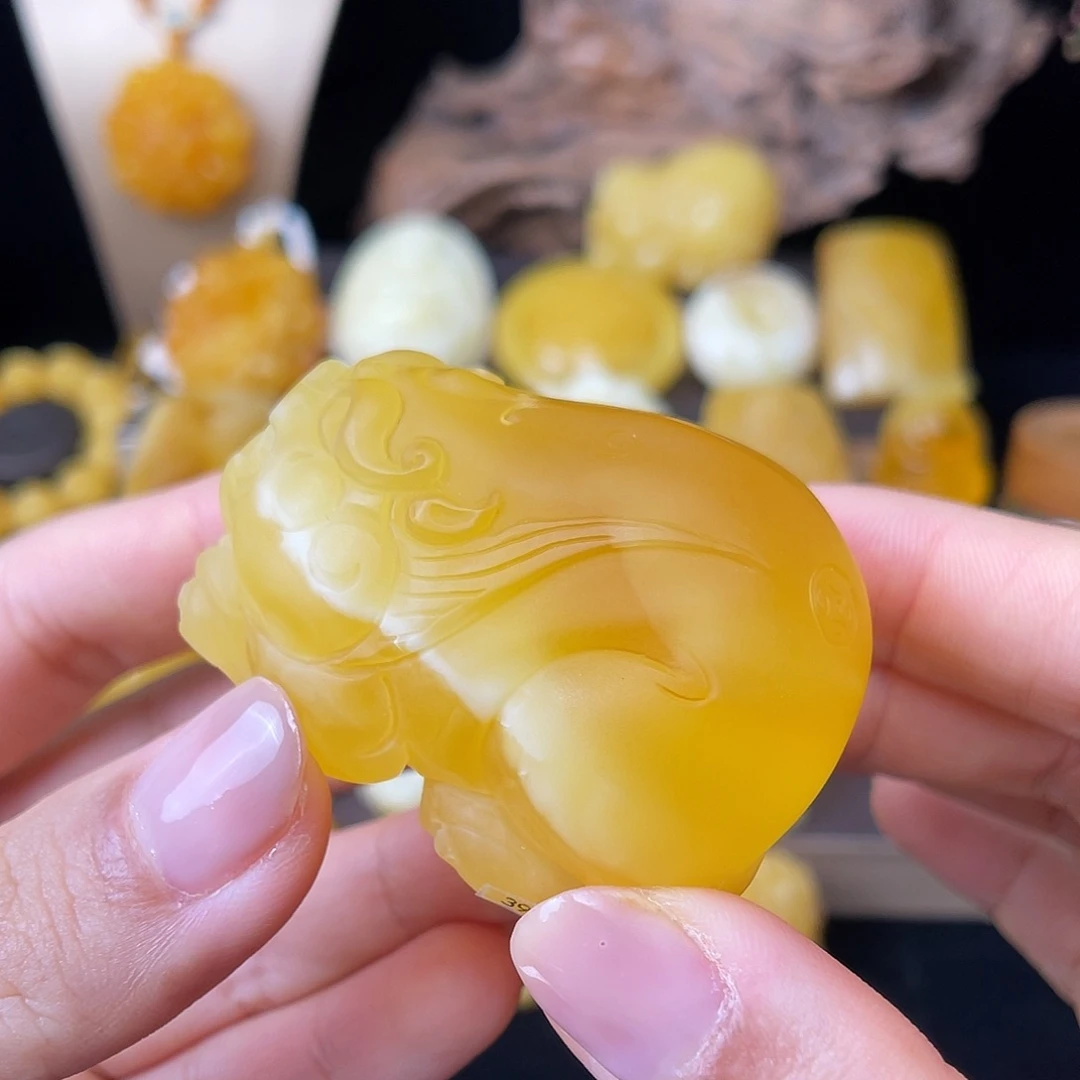 琥珀未镶嵌珠宝奇石