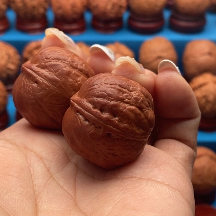 核桃精品文玩核桃手捻水晶青蛙