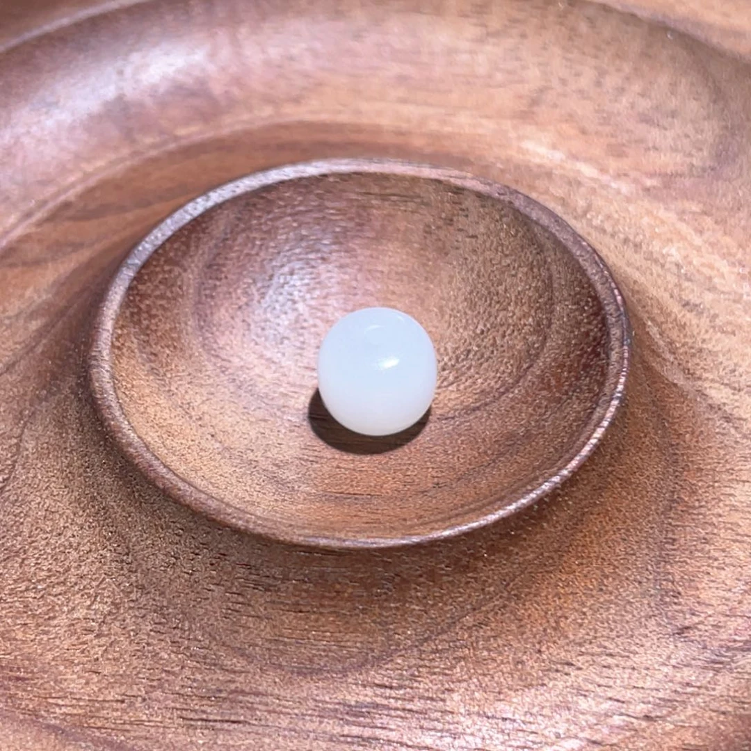 未镶嵌手链和田玉卡8单珠