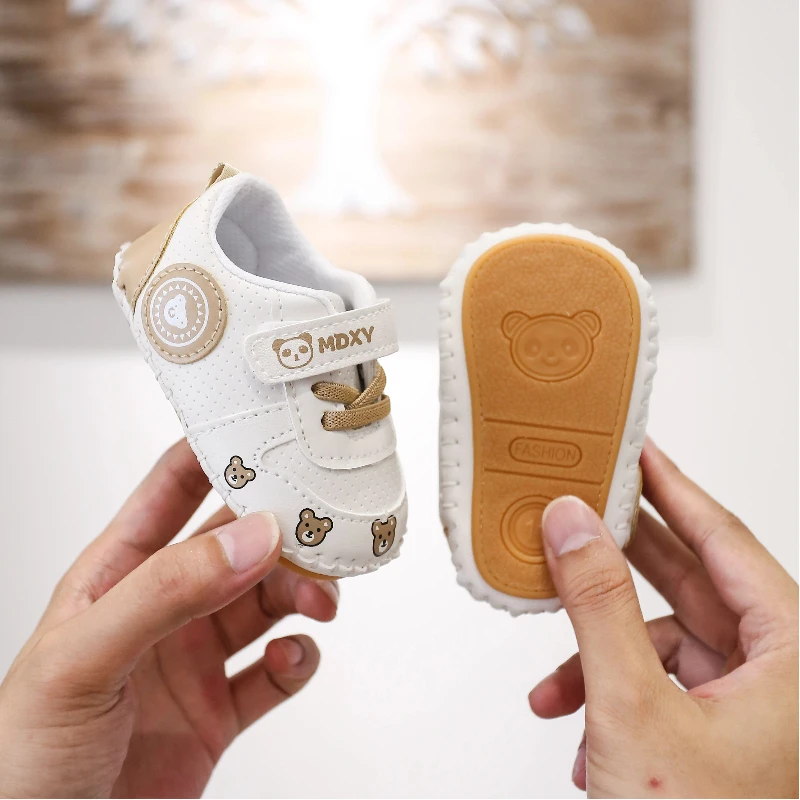 春秋0-1岁婴幼儿鞋子3-6-9-12个月卡通不掉跟男女宝宝软底学步鞋
