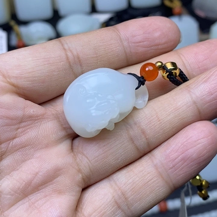 颈饰未镶嵌和田玉