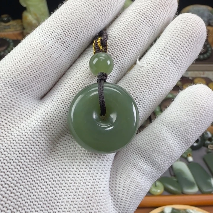 岫岩老玉（透闪石质玉）未镶嵌颈饰