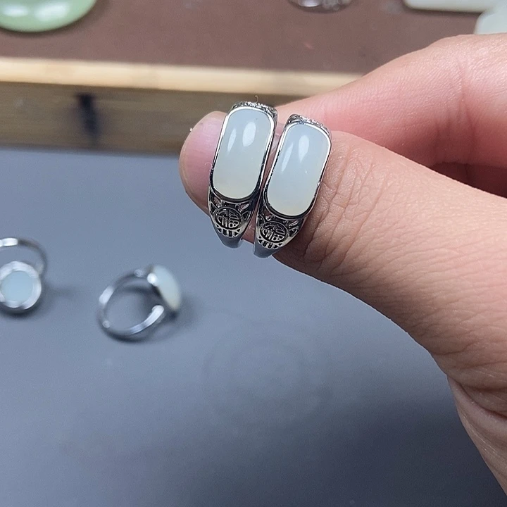 和田玉（糖玉）未镶嵌挂件