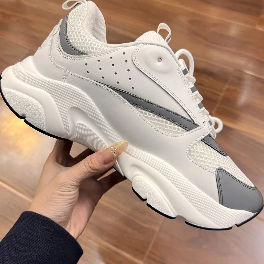 新款男士休闲时尚百搭运动鞋