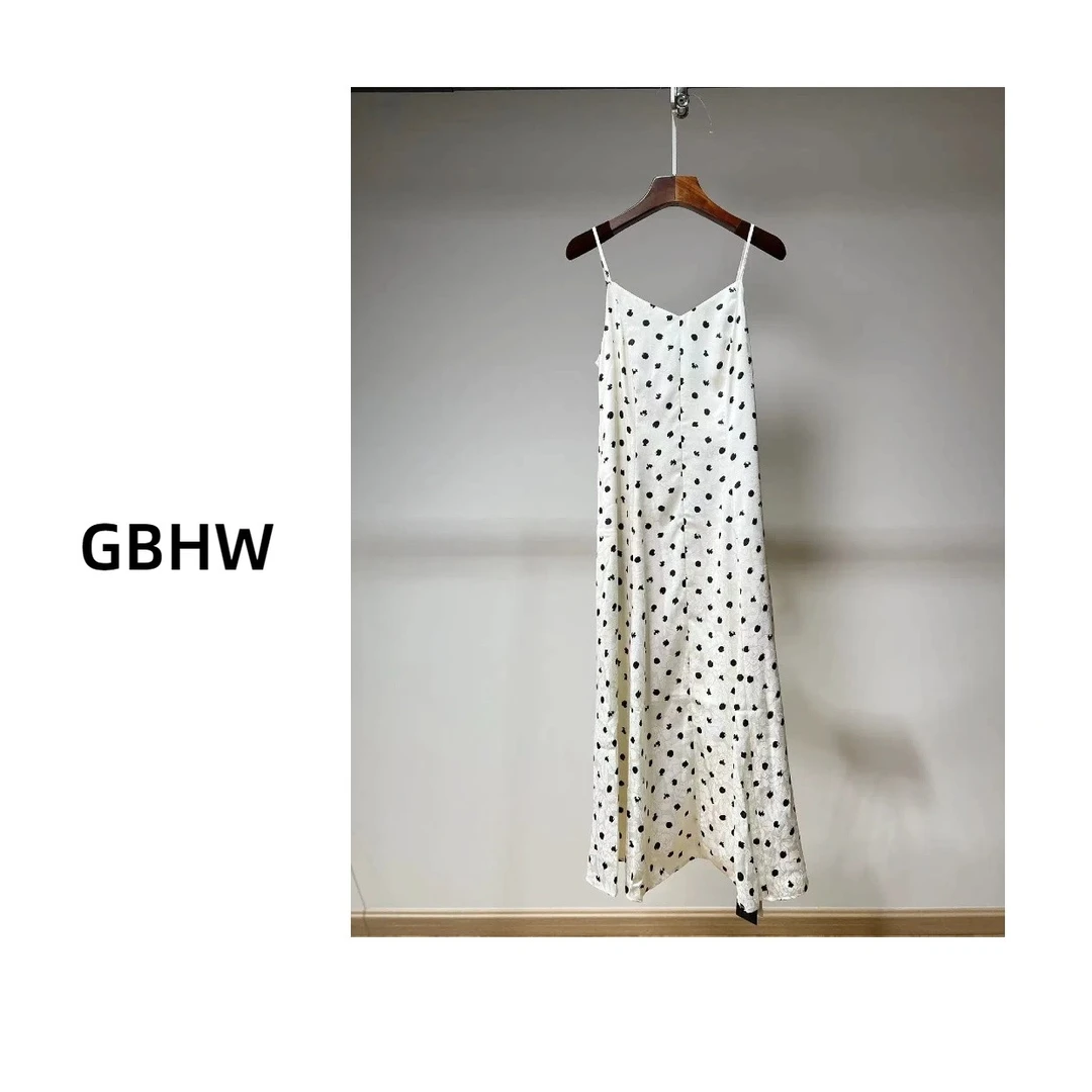 80366 小波点设计感修身a字连衣裙